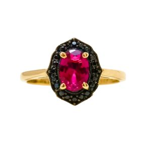 Złoty pierścionek z rubinem