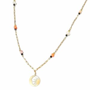 Pozłacany naszyjnik z motywem kwiatowym